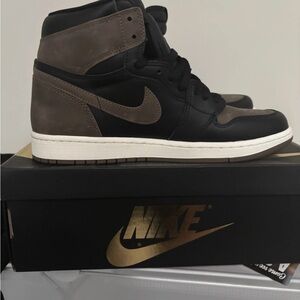 Nike Black and Brown Sneakers High-Top Design